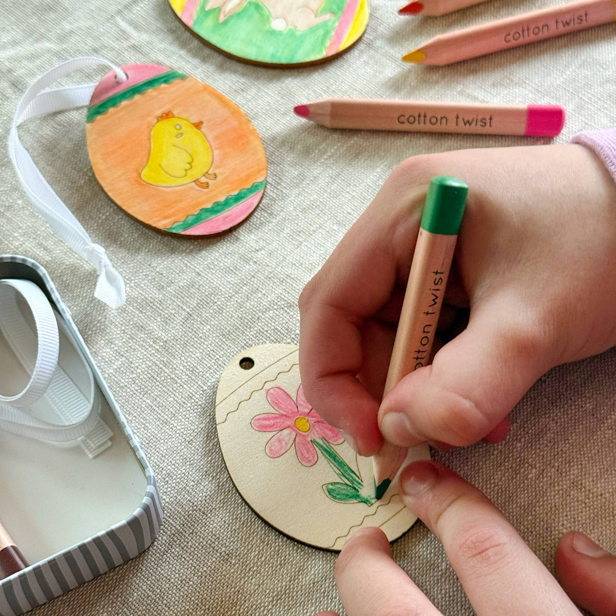 Cotton Twist |  Colour Your Own Easter Egg Decorations - DIY påskeegg hobbysett