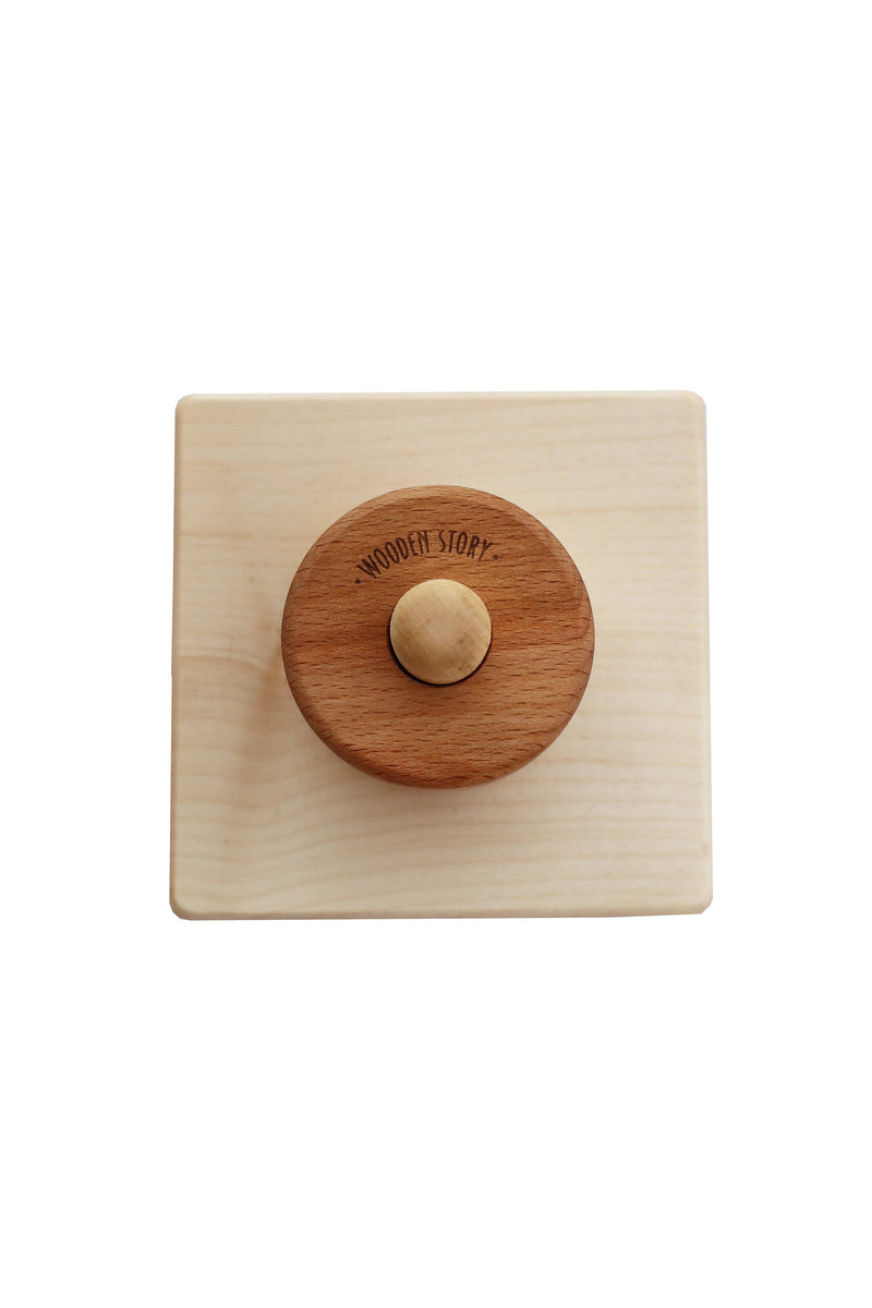 Wooden Story | Vertikal stableleke i tre – Montessori
