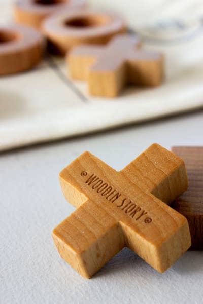 Wooden Story | Tre på rad – Montessori treleke