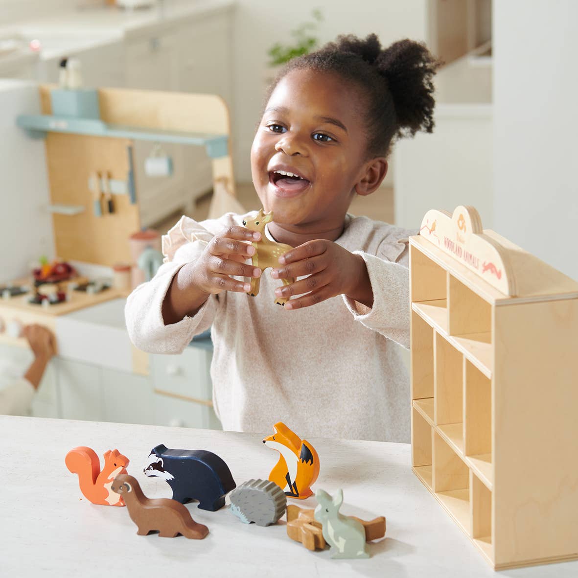 Tender Leaf | Dyrene i Skogen, 8 Dyr med Hylle, "8 Woodland Animals & Shelf" - Plastfri