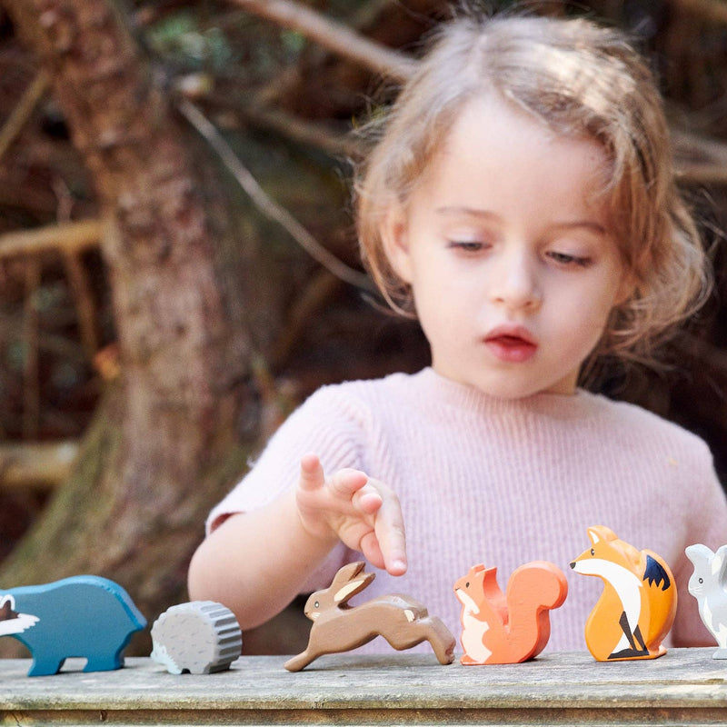 Tender Leaf | Dyrene i Skogen, 8 Dyr med Hylle, "8 Woodland Animals & Shelf" - Plastfri