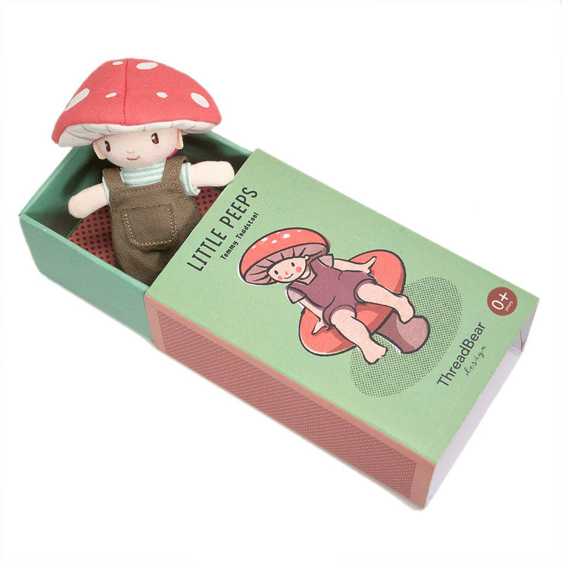 Tender Leaf | Little Peeps Tommy Toadstool – liten dukke med sopplue, 12 cm