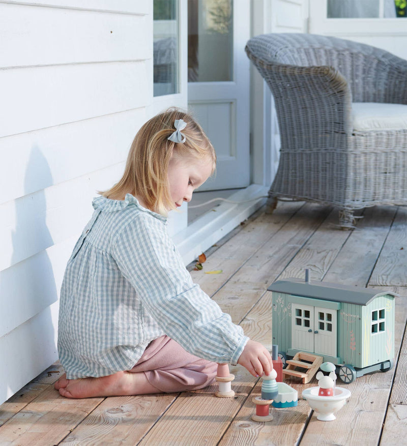 Tender Leaf | De Hemmelige Engers Gjeterhytte, "Merrywood Tales Secret Meadow Shepherds Hut" - 99%* Plastfri