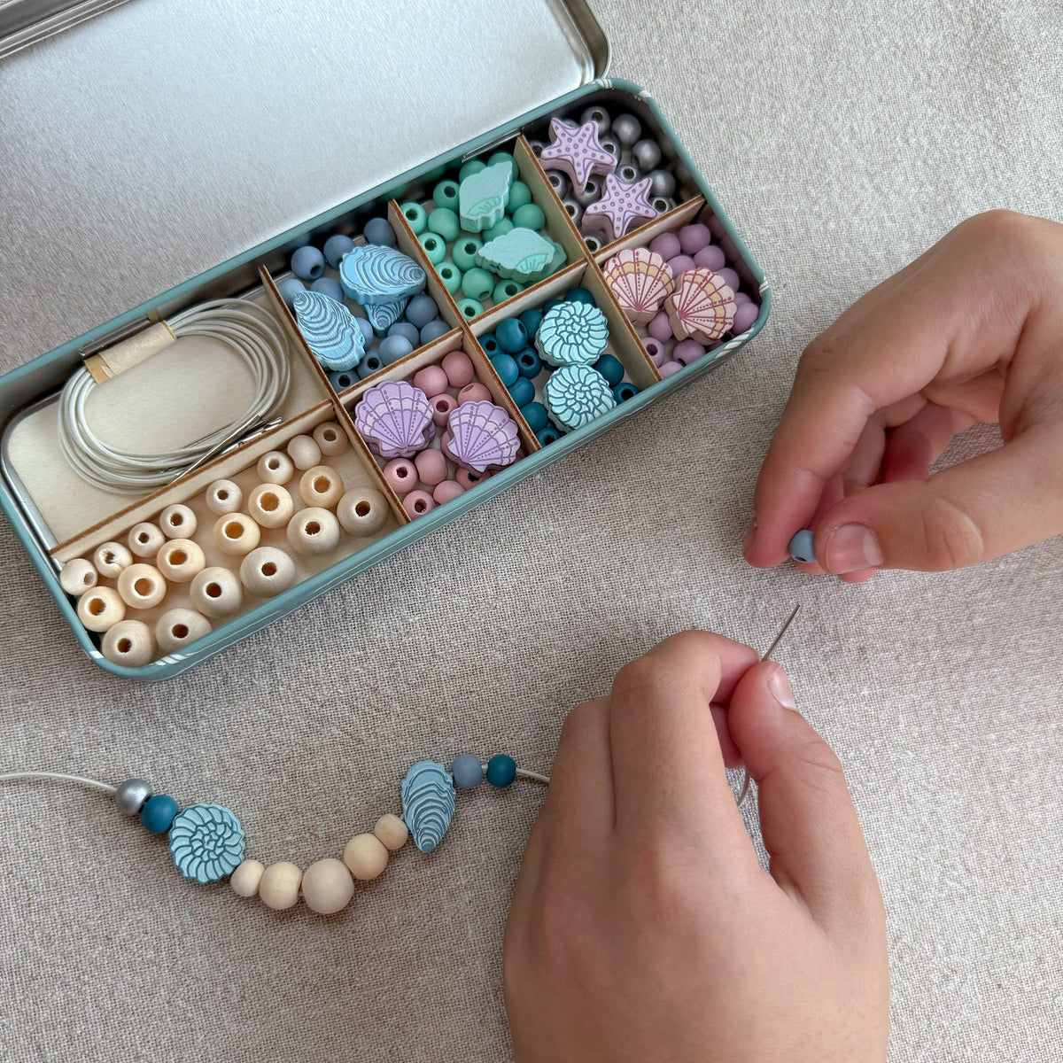 Cotton Twist | Perlesett armbånd med skjell - Hobbysett barn