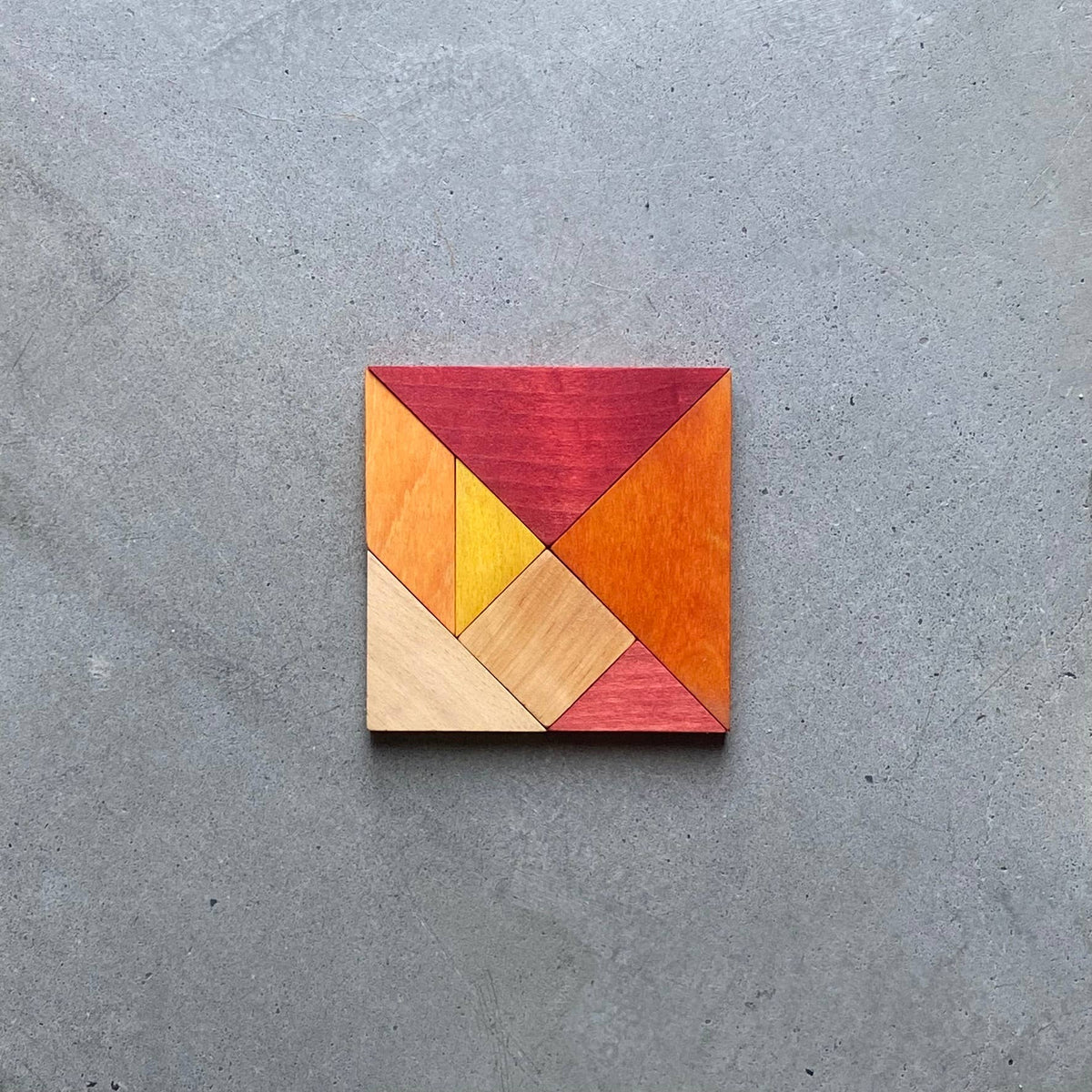 Wooden Story | Tangram i tre – Montessori puslespill (Oransj)