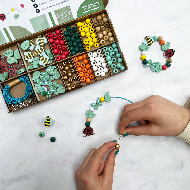 Cotton Twist | Perlesett med Treperler, Marihøne | 10 Armbånd