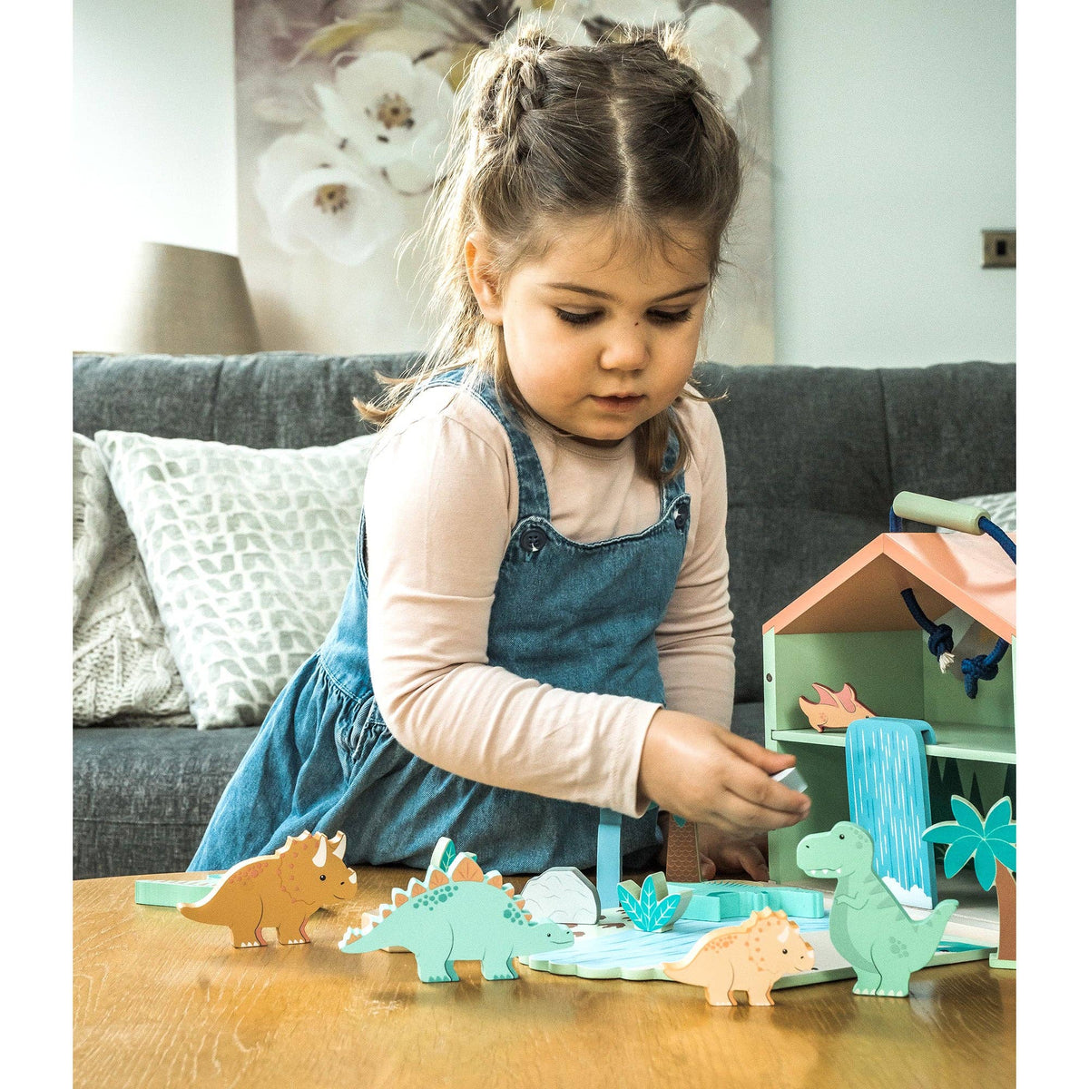 Orange Tree Toys |  Trehus Lekesett | Dinousar