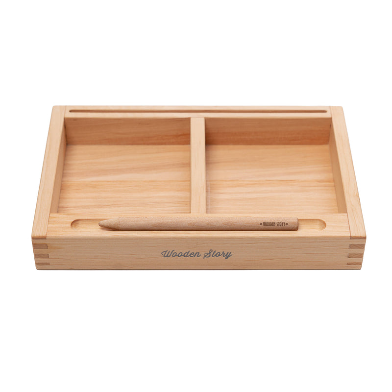 Wooden Story | Skrivebrett med sand og trekuler – Montessori sanseleke