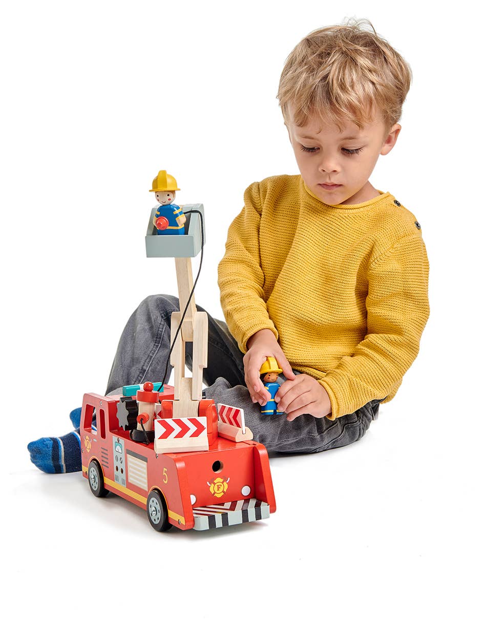 Tender Leaf | Brannbil med Fire Brannkonstabler, 14 Deler, "Fire Engine" - Plastfri