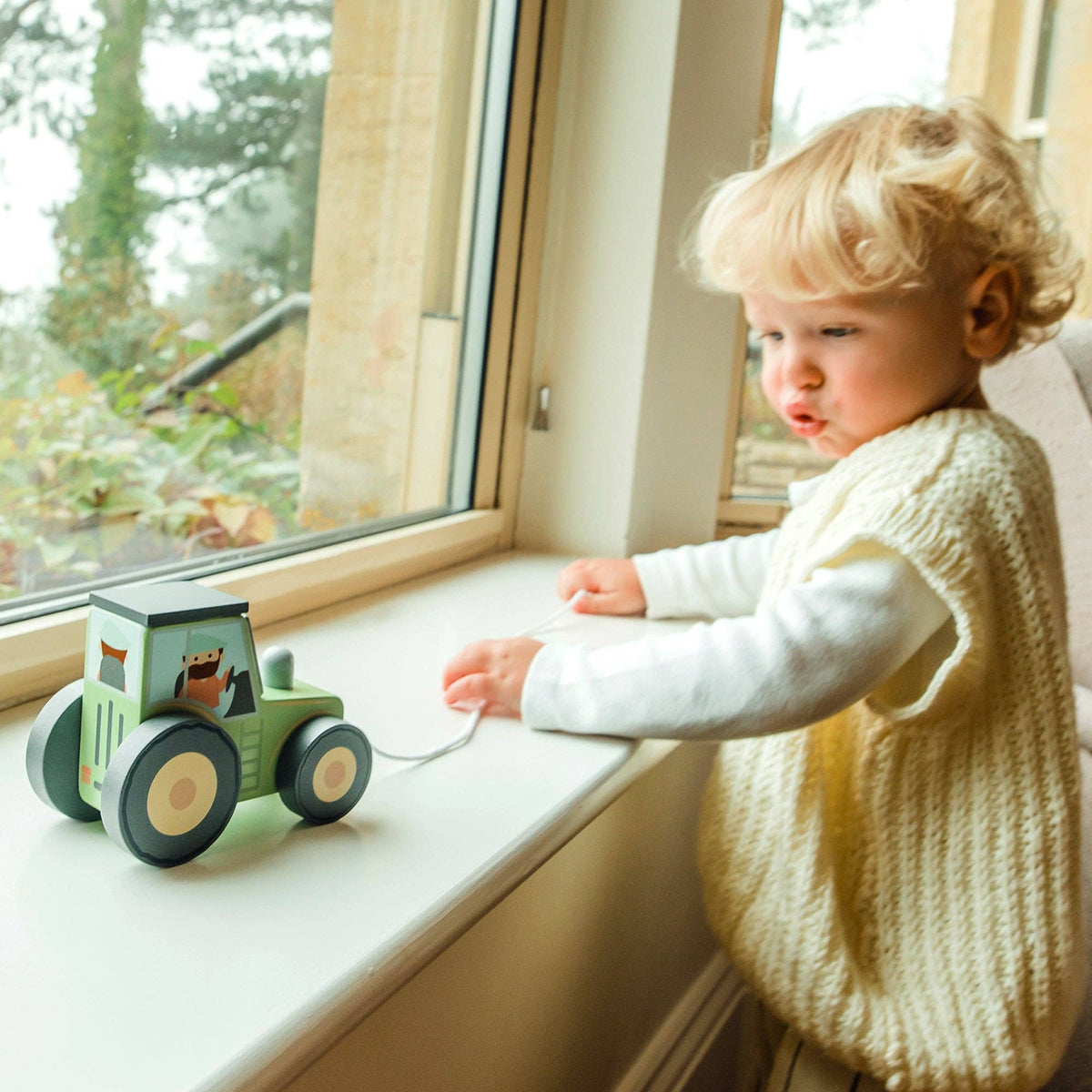 Orange Tree Toys | Traktor med snor
