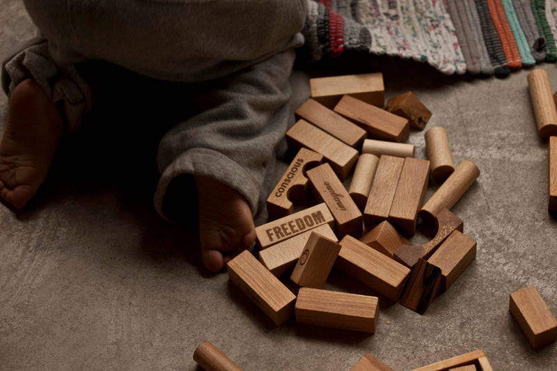 Wooden Story | Treklosser i trebrett – 30 stk (Lyst tre)